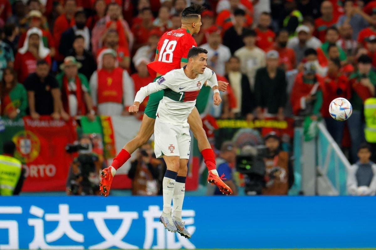 Cristiano Ronaldo chorou muito ao deixar o gramado aps a eliminao de Portugal diante de Marrocos