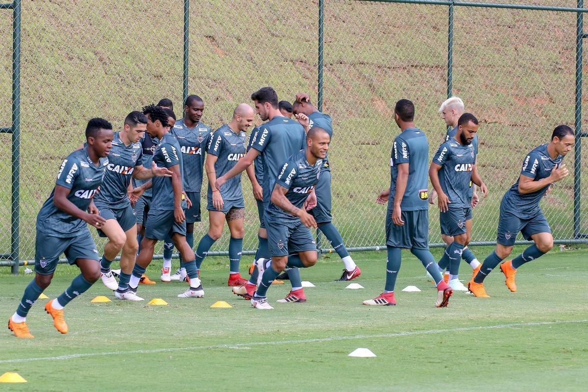 Jogadores e comisso tcnica do Atltico utilizaram novo uniforme pela primeira vez