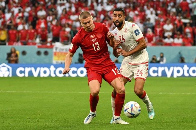 Imagens da partida entre Dinamarca e Tunsia pelo Grupo D da Copa do Mundo.
