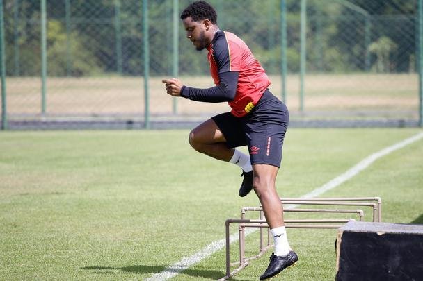 Aps dois emprstimos ao Internacional, Rithely volta ao Leo para retomar as grandes atuaes de 2015 e 2016