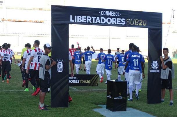 Fotos de Cruzeiro x River Plate, no Estádio Centenário de Montevidéu, pela Copa Libertadores Sub-20