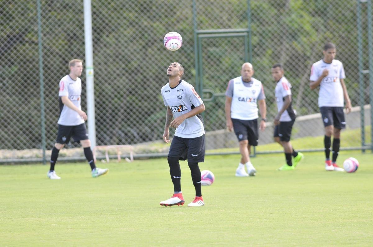 Marco Tlio (2018) - Pouco tempo aps chegar ao time principal do Atltico, o jovem Marco Tlio foi vendido ao Sporting, de Portugal. Os portugueses pagaram 70% do jogador de 20 anos por 900 mil euros (aproximadamente R$ 3,8 milhes na cotao da poca). Ele no se firmou no clube e foi emprestado duas vezes: Roeselare, da Blgica, e CSA.