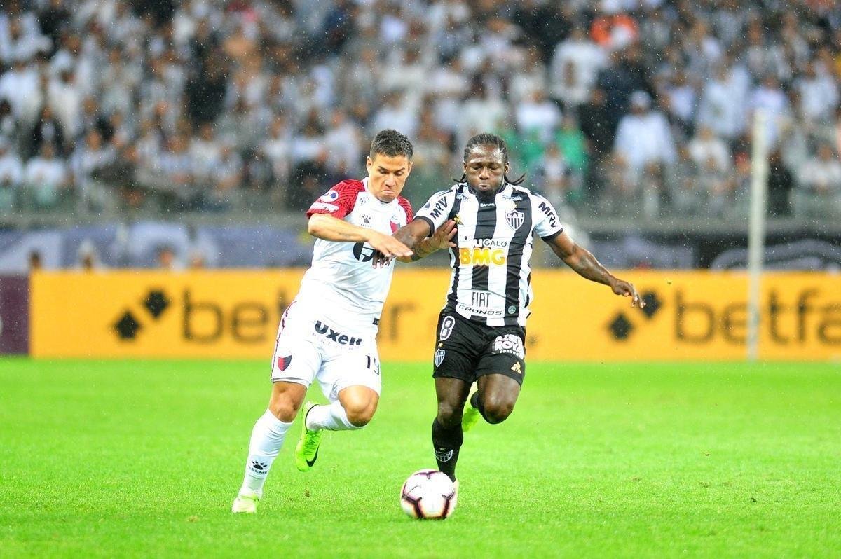 Lances do primeiro tempo da partida entre Atltico e Coln, no Mineiro, pela semifinal da Copa Sul-Americana