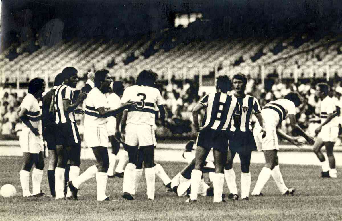 Campeão brasileiro de 1971, o Atlético de Telê Santana foi para a Libertadores de 1972 e reencontrou o São Paulo. Foram dois empates, por 2 a 2 no Mineirão e por 0 a 0 no Morumbi. O Galo não fez boa campanha e não se classificou para a próxima fase.