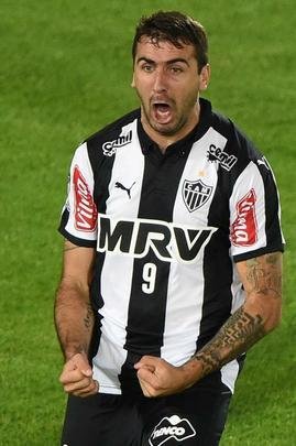 No ano seguinte, o Atlético foi enfrentar o Santa Fe, mais uma vez, pela Copa Libertadores. Depois de duas derrotas seguidas nas duas primeiras rodadas, o Galo precisava da vitória para seguir sonhando com a classificação. Com gol de Lucas Pratto, no segundo tempo, o alvinegro conquistou seu único triunfo no El Campín: 1 a 0.
