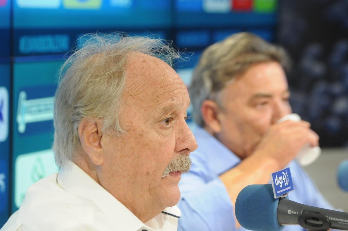 Novo gestor de futebol do Cruzeiro, Zez Perrella deu entrevista nesta sexta-feira, na Tocada Raposa II