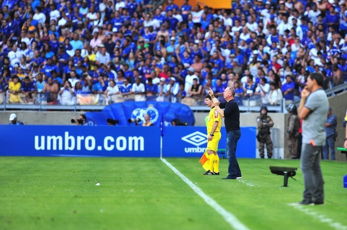 Rafinha, para o Cruzeiro, e Clayson, para o Corinthians, marcaram os gols da partida