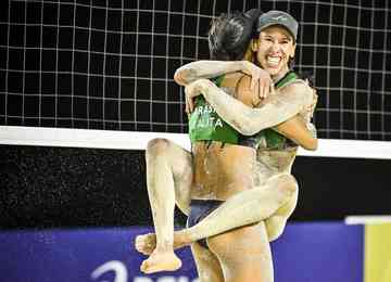 Dupla atuou forma excepcional nas três etapas consecutivas do Circuito Mundial de Vôlei de Praia em Cancún