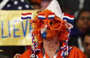 Os torcedores no duelo entre Holanda e Estados Unidos, pelas oitavas de final da Copa do Mundo.