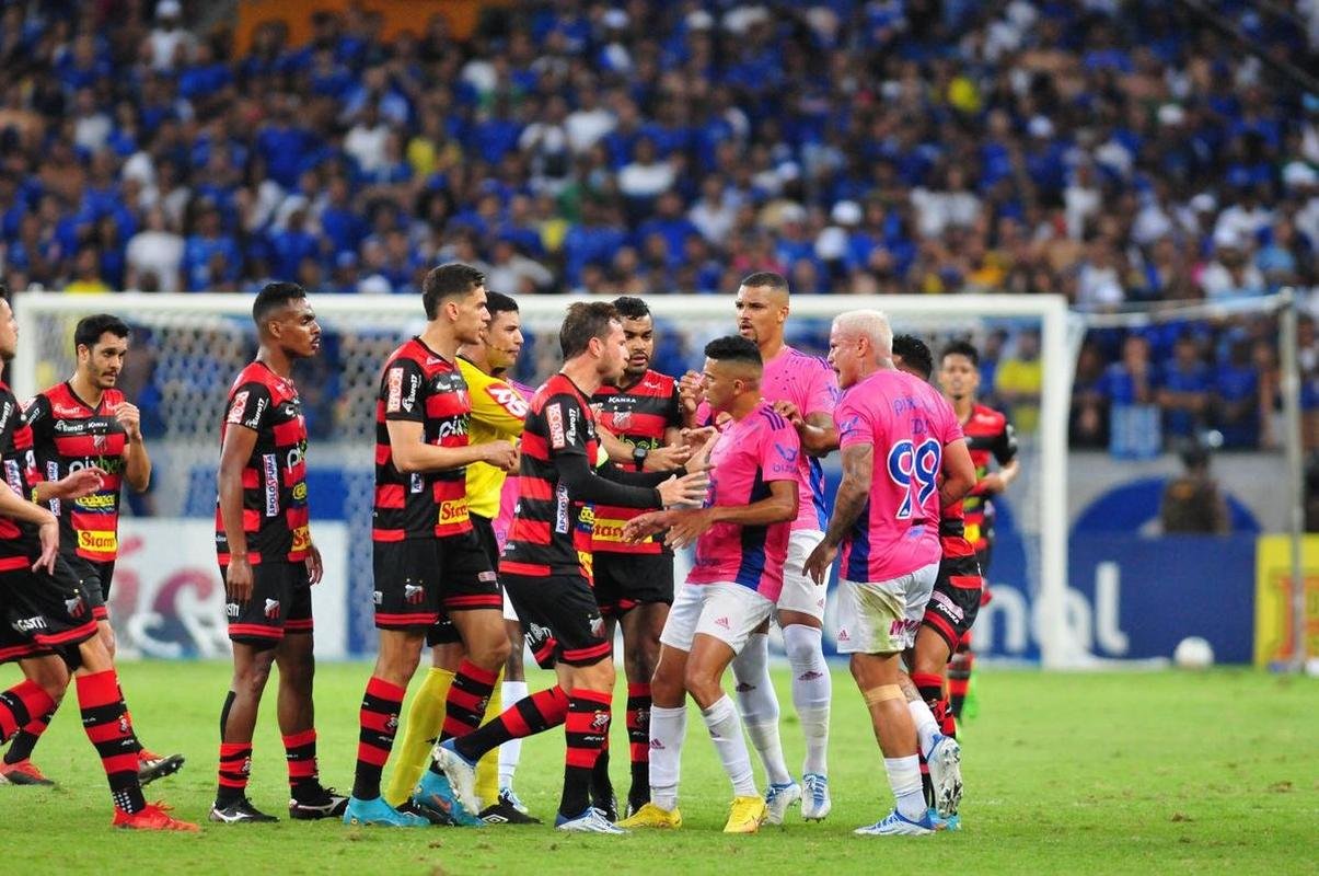 Em reencontro com a torcida aps o ttulo da Srie B, Cruzeiro enfrentou o Ituano no Mineiro, em Belo Horizonte, pela 33 rodada. Veja as melhores imagens!