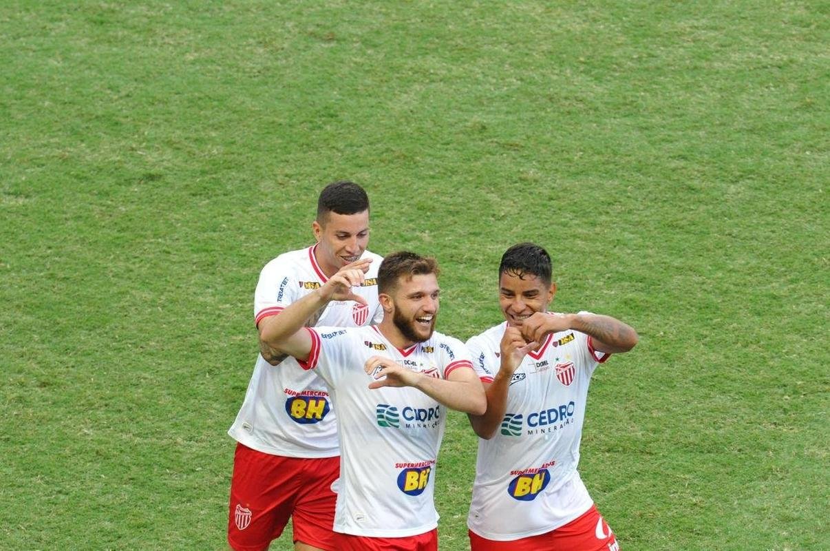 Gustavo Crecci marcou o gol da vitria do Villa Nova no Independncia, sobre o Amirca