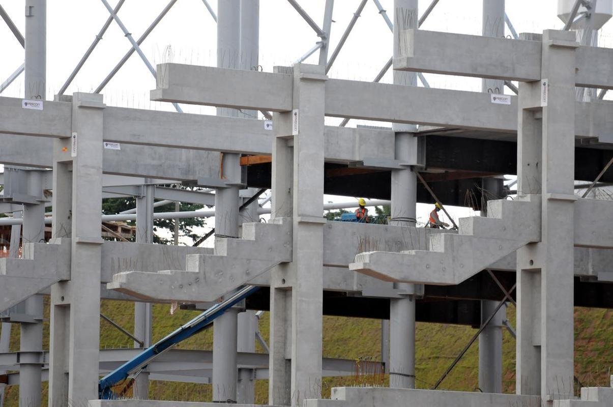 Arena MRV completa um ano de obras neste 20 de abril de 2021. Veja como est o andamento da construo do estdio do Atltico, que tem previso de ficar pronto em outubro de 2022. Sero 46 mil lugares, 2.333 vagas de estacionamento, 40 bares e 80 camarotes. O empreendimento fica no bairro Califrnia, em Belo Horizonte. (Fotos de Gladyston Rodrigues/EM/D. A Press)