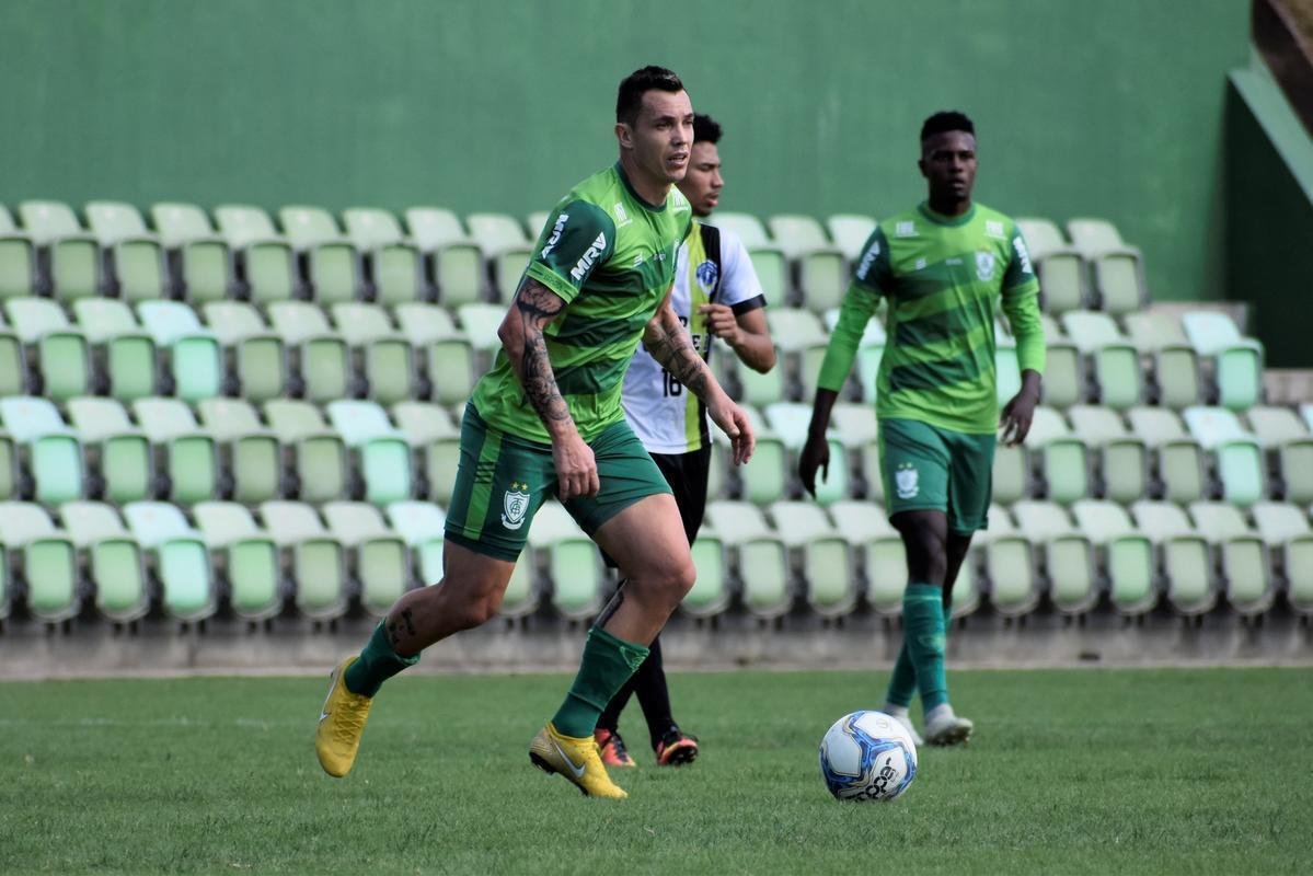 Imagens do jogo-treino do Amrica contra o Inter de Minas