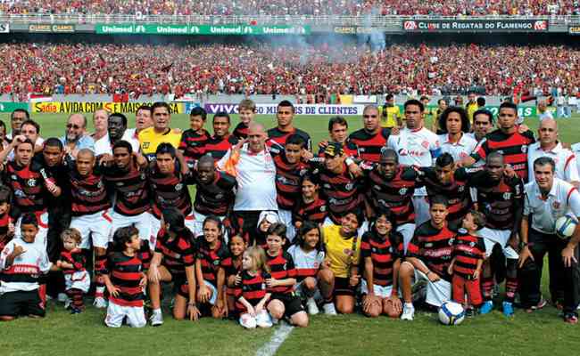 Flamengo scored 40 points in the second round and finished two ahead of Inter, becoming champions.