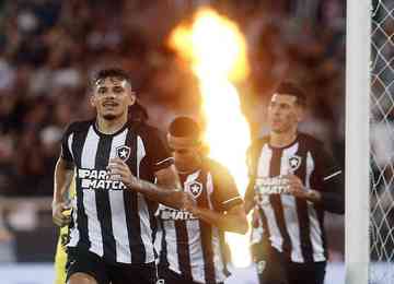 Com vitória sobre o Corinthians, no Nilton Santos, o Botafogo alcançou uma marca histórica no Brasileirão