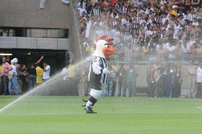Fotos exclusivas do clssico entre Atltico e Cruzeiro na reabertura do novo Mineiro