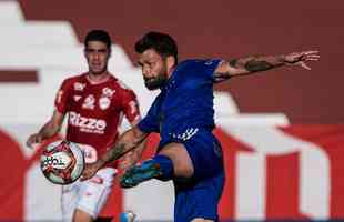 Fotos da partida entre Vila Nova e Cruzeiro, no OBA, pela Srie B do Brasileiro