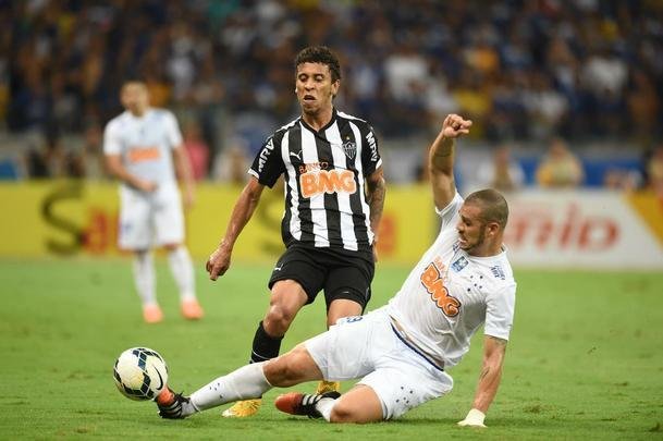 Imagens da deciso entre Cruzeiro e Atltico no Mineiro