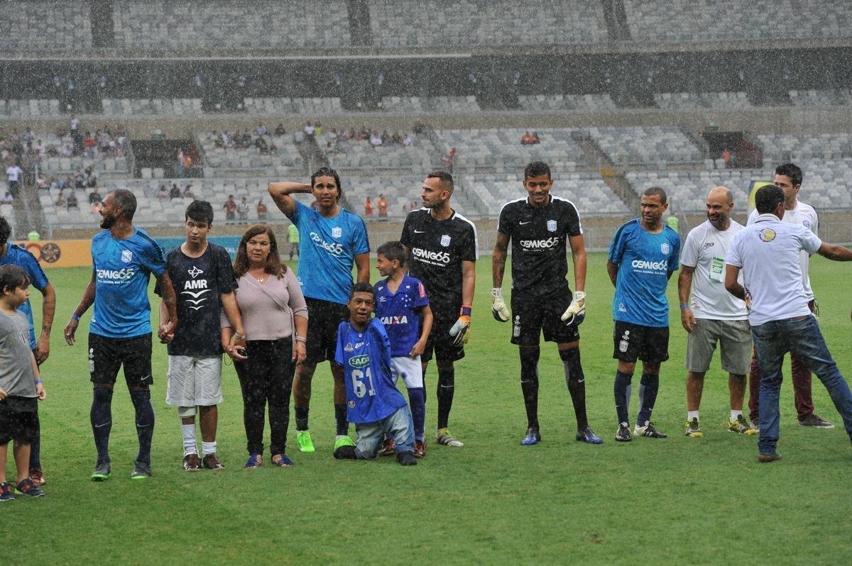 Fotos do 'Game of Dreams', jogo festivo dos Amigos do Ronaldinho contra os Amigos do Penta