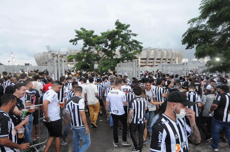 Fotos da torcida do Atltico na chegada ao Mineiro para a partida diante do Juventude pela 34 rodada do Brasileiro