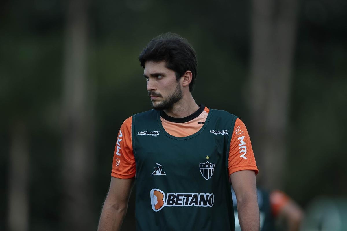 Cuca orientou atividade no CT do Palmeiras, na Barra Funda, em So Paulo 
