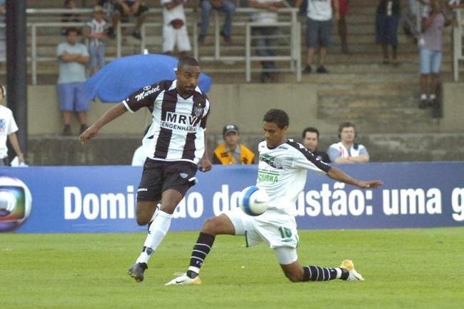 2007 - nove vitrias, cinco empates e cinco derrotas (56,1% de aproveitamento), com 40 gols marcados e 23 gols sofridos