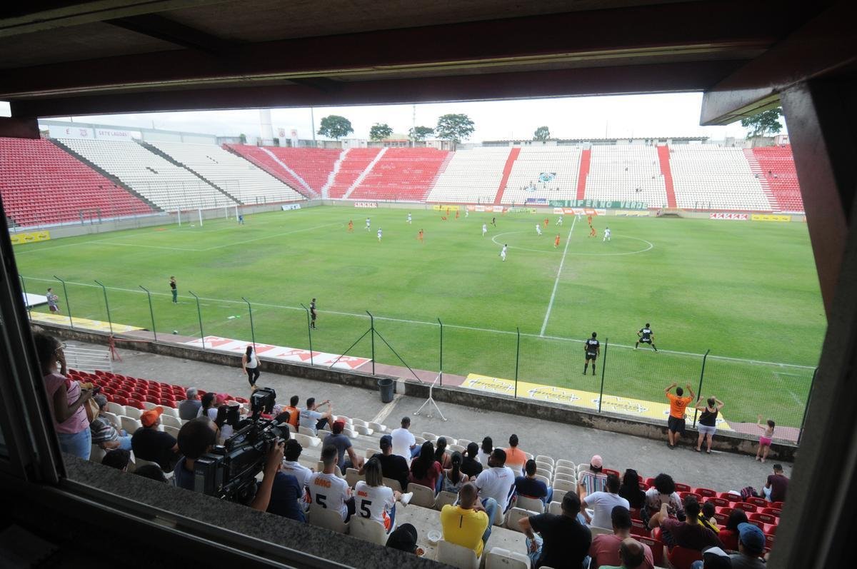 Coimbra venceu o Uberlndia por 1 a 0 e conquistou o trofu do Mdulo II do Campeonato Mineiro