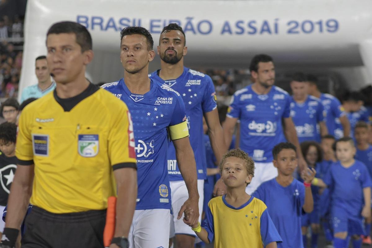 Fotos de Botafogo x Cruzeiro, no estdio Nilton Santos, pela 29 rodada do Brasileiro
