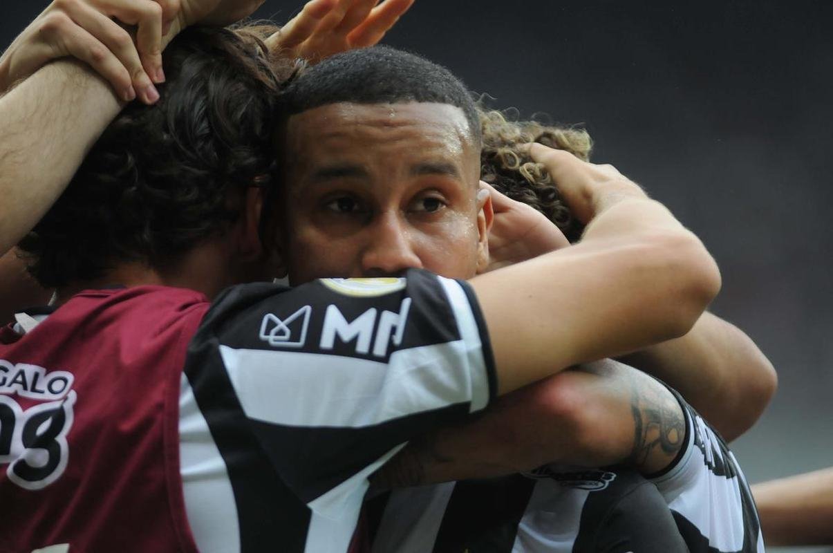 28 rodada - Atltico venceu o Cuiab por 2 a 1, no Mineiro, com gols de Hulk e Jair 