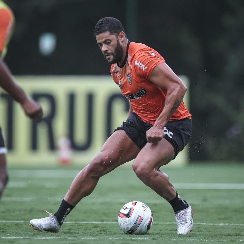 O Atltico realizou, nesta quinta-feira (10), a primeira atividade visando o clssico com o Amrica, vlido pela 5 rodada do Campeonato Mineiro. Com titulares em campo, o time de 'El Turco' Mohamed trabalhou para o confronto que ser disputado s 16h30 do sbado (12), no Estdio Independncia, em Belo Horizonte.