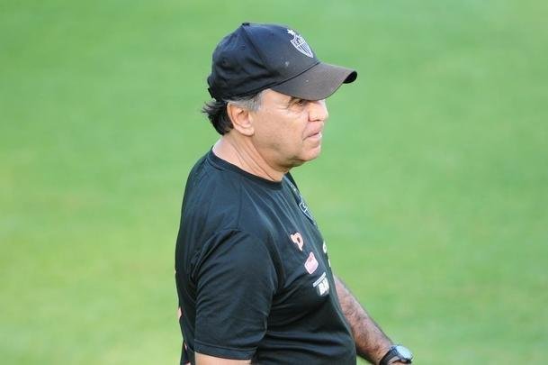 Jogadores se reapresentaram aps o empate contra o Flamengo, no Mineiro