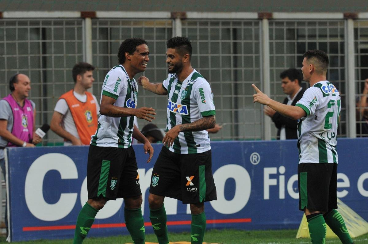 Zagueiro americano Rafael Lima marcou o gol do ttulo sobre o CRB e emocionou o Independncia