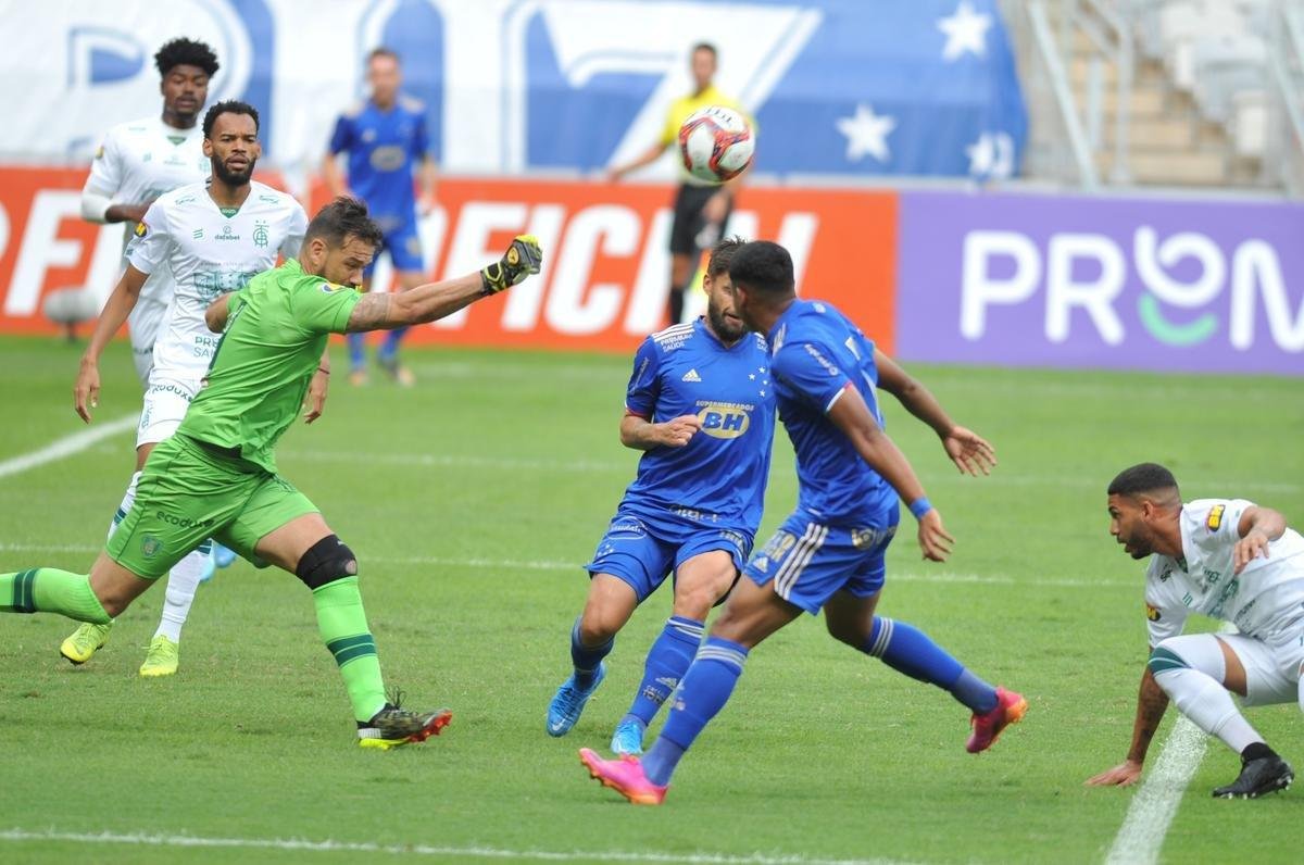 Fotos do clssico de ida da semifinal do Campeonato Mineiro, entre Cruzeiro e Amrica, no Mineiro, em Belo Horizonte