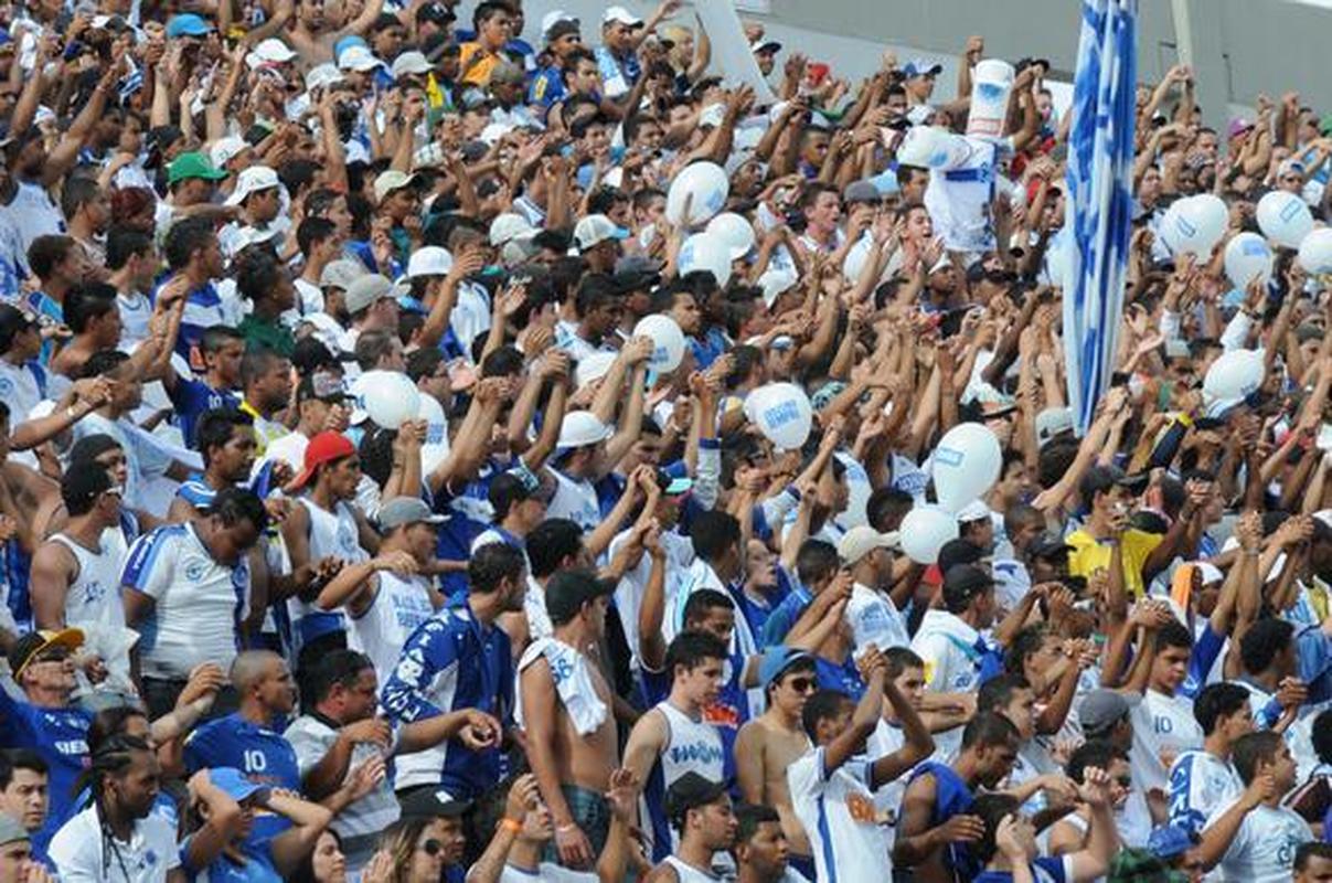 Imagens da goleada histórica por 6 a 1 do Cruzeiro sobre o Atlético