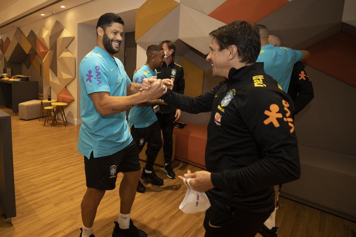 Jogadores se apresentam  Seleo Brasileira