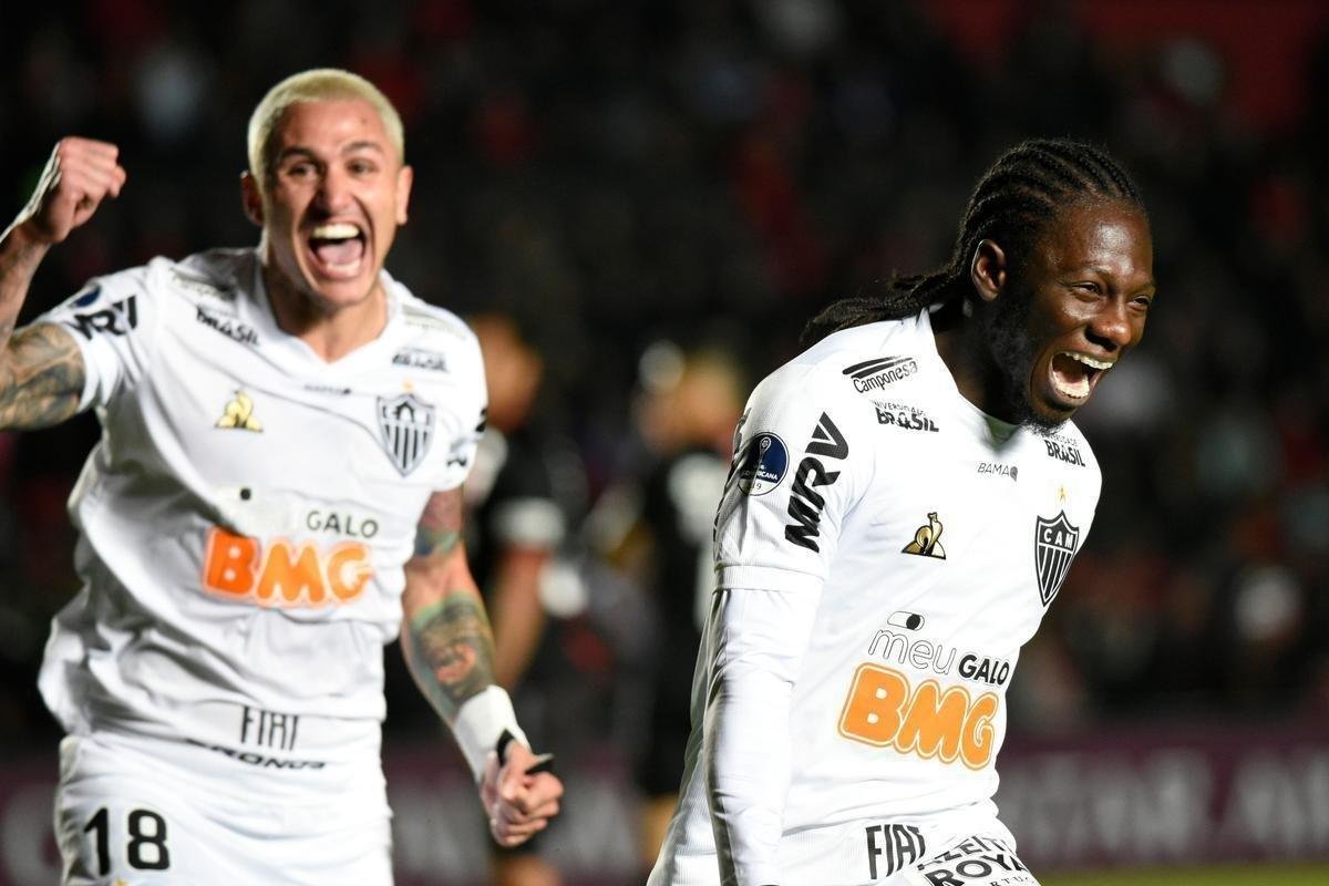 Fotos do jogo entre Colon e Atltico, no Estdio Cemitrio dos Elefantes, em Santa F, na Argentina, pela ida da semifinal da Copa Sul-Americana. Char marcou o gol do Galo no primeiro tempo.