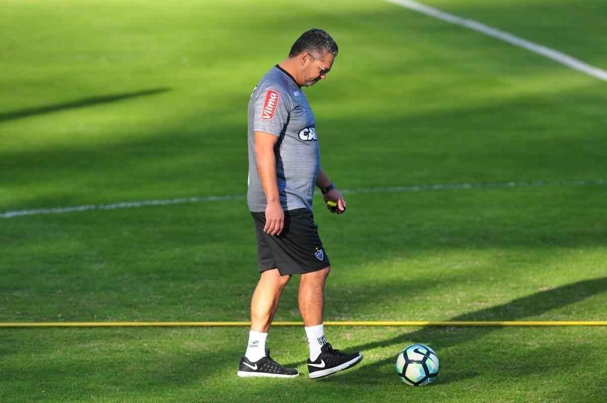 Novo tcnico do Atltico, Rogrio Micale comandou primeiro treino, nesta segunda-feira, na Cidade do Galo