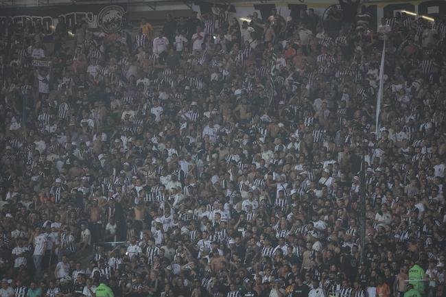 Fotos do jogo de volta das oitavas de final da Copa do Brasil, entre Flamengo e Atltico, no Maracan, no Rio de Janeiro