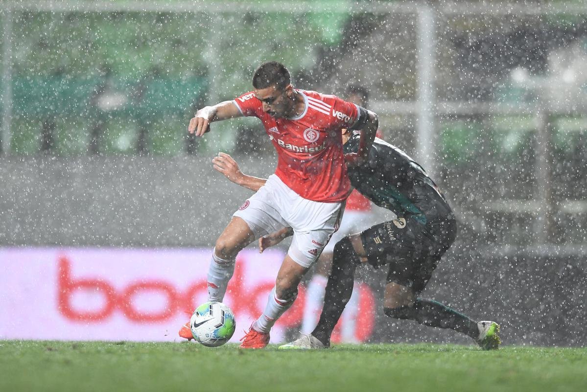 Fotos do jogo entre Amrica e Internacional, no Independncia, em Belo Horizonte, pelas quartas de final da Copa do Brasil