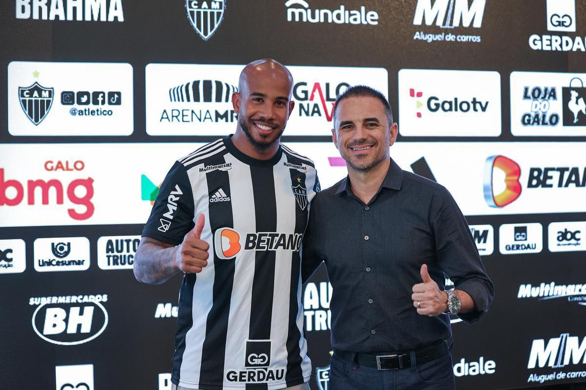 Veja fotos da apresentao de Patrick no Atltico