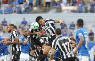 Cruzeiro e Botafogo se enfrentaram neste domingo, no Mineiro