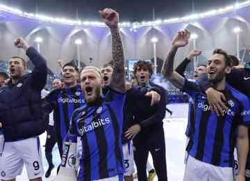 Com gol de Lautaro Martínez, campeão do mundo, a Inter venceu o Milan por 3 a 0 e levantou, pela sétima vez, a taça da Supercopa da Itália