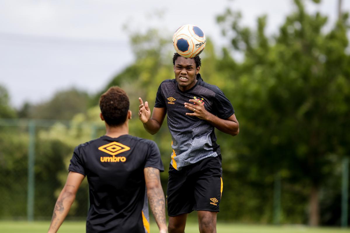 Nesta quinta-feira, sob o comando do treinador Daniel Paulista, Sport realizou primeiro trabalho ttico aps retorno s atividades