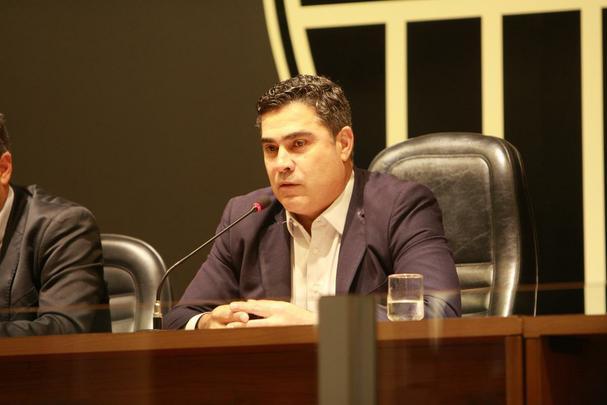 Veja imagens da entrevista coletiva de Srgio Sette Cmara