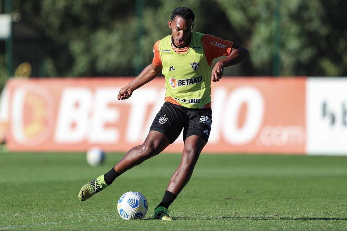 Neto - O volante marcou o primeiro gol pelo time principal do Atltico no ltimo domingo.  uma opo com caractersticas mais defensivas, mas que tem fora na chegada ao ataque. Aps a boa atuao contra o Athletico-PR, deve ganhar mais chances na equipe nas prximas semanas.