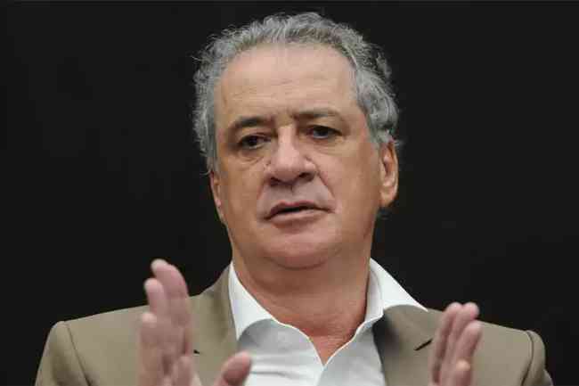 Presidente Sérgio Coelho tenta manter time competitivo e administrar as dívidas