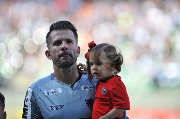 Imagens do duelo entre Atltico e Democrata-GV, no Independncia, pelo Campeonato Mineiro