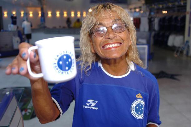 Salom, torcedora icnica do Cruzeiro, morreu nesta tera-feira