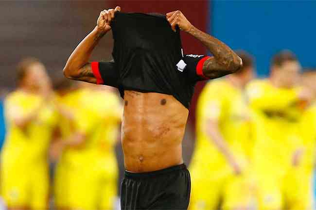 Meio-campo jamaicano Leon Bailey reage aps derrota do Bayer Leverkusen em casa
