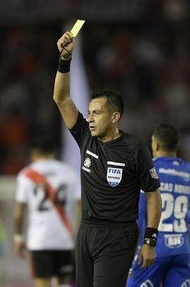 Fotos do primeiro tempo do duelo entre River Plate e Cruzeiro, no Monumental de Nez, em Buenos Aires, pela ida das oitavas de final da Copa Libertadores